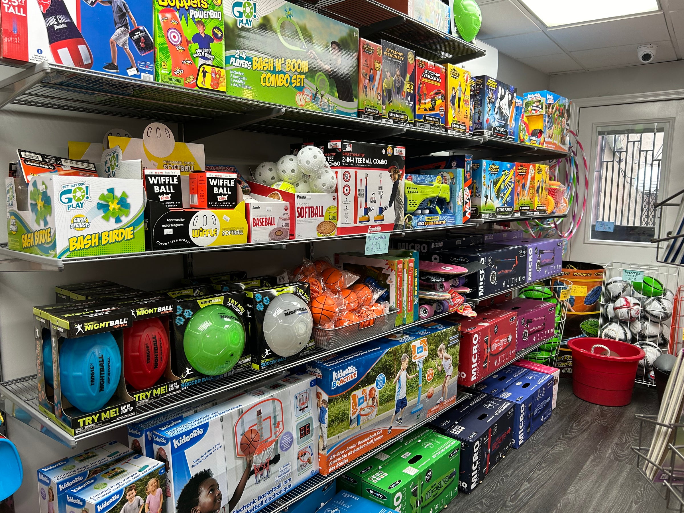 Sports Toys (Bats, Racquet sports, Hoops etc)