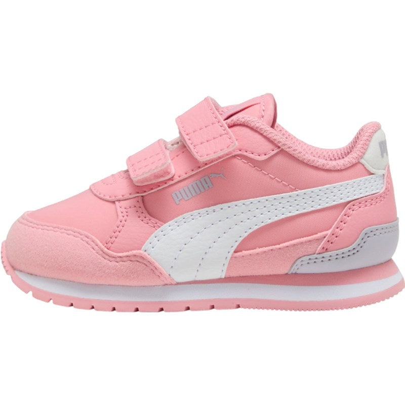Pink and white children's sneaker with Puma logo on a white background