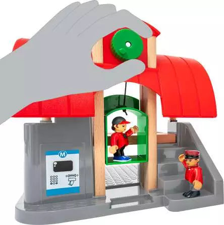 BRIO Central Station Set 33989 (37 Piece Wooden Train Set)