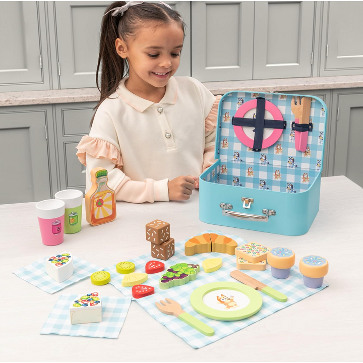 Bluey – Picnic Basket Set – 30 Piece Wooden