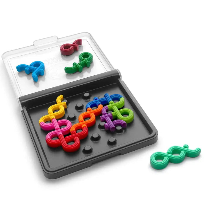 SmartGames IQ Noodles open travel case