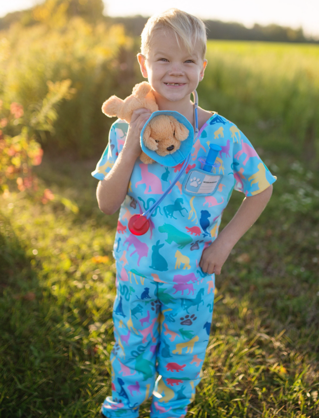 VETERINARIAN SCRUBS WITH ACCESSORIES