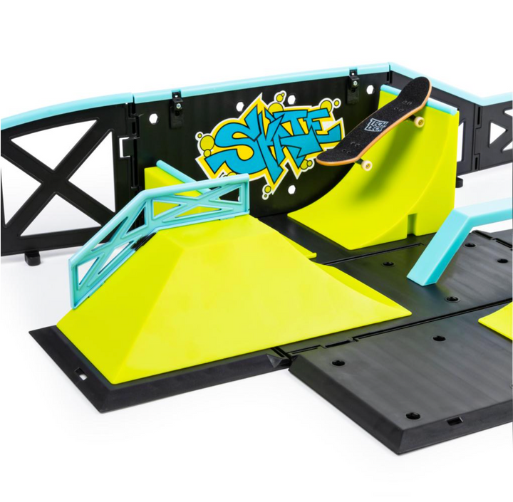 Tech Deck - Transforming SK8 Container with Ramp Set and Skateboard