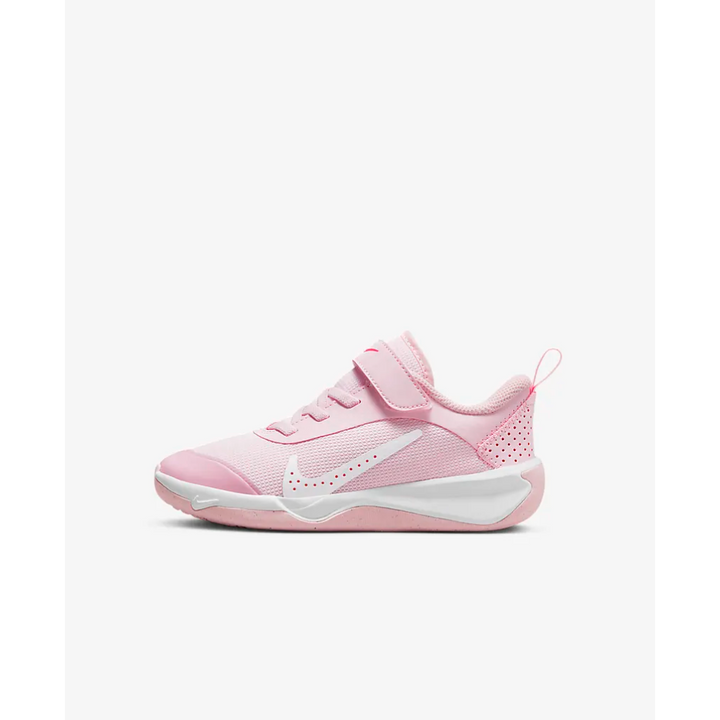 Nike Omni Multi-Court Sneaker (Little Kid)