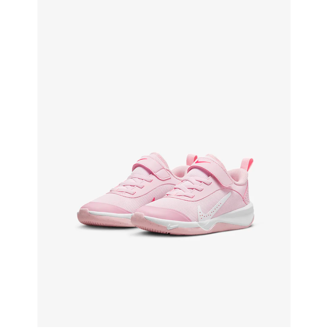 Nike Omni Multi-Court Sneaker (Little Kid)