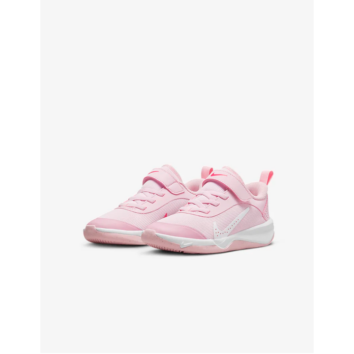 Nike Omni Multi-Court Sneaker (Little Kid)