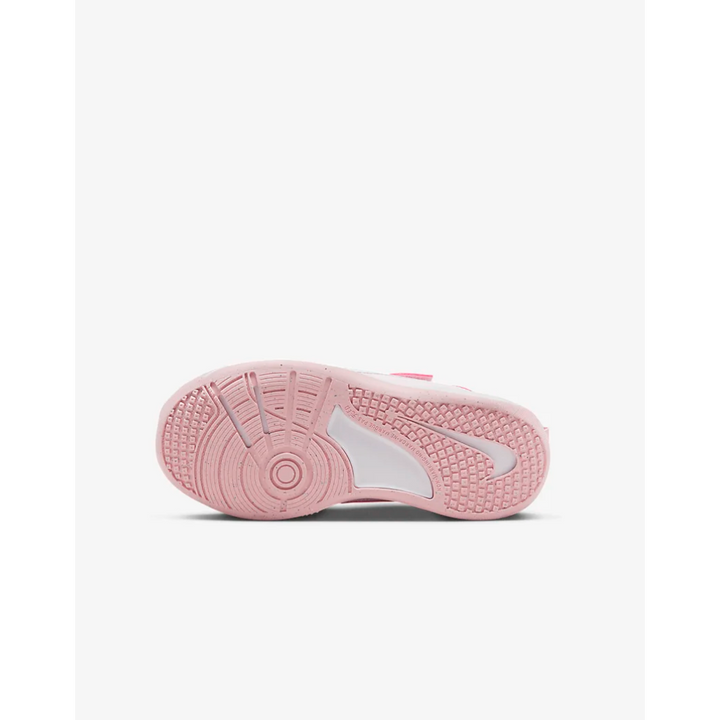 Nike Omni Multi-Court Sneaker (Little Kid)